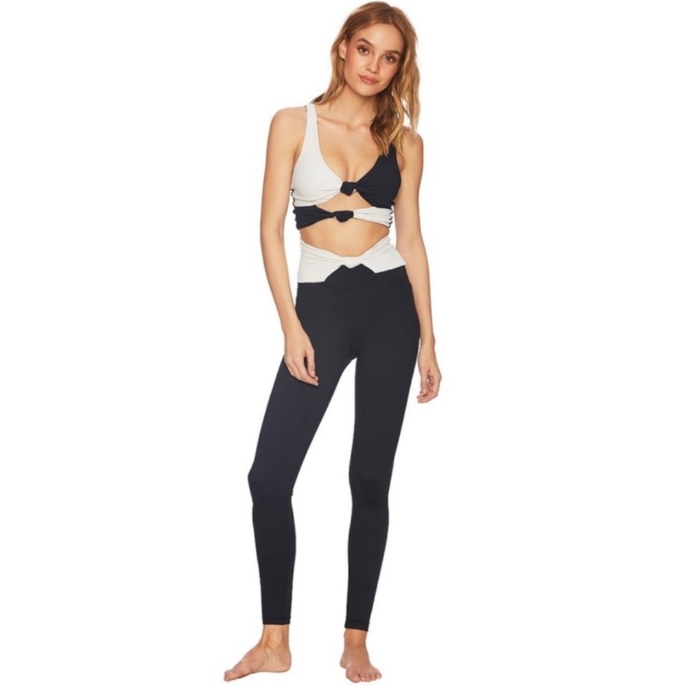 Beach Riot Knot Legging Black and White